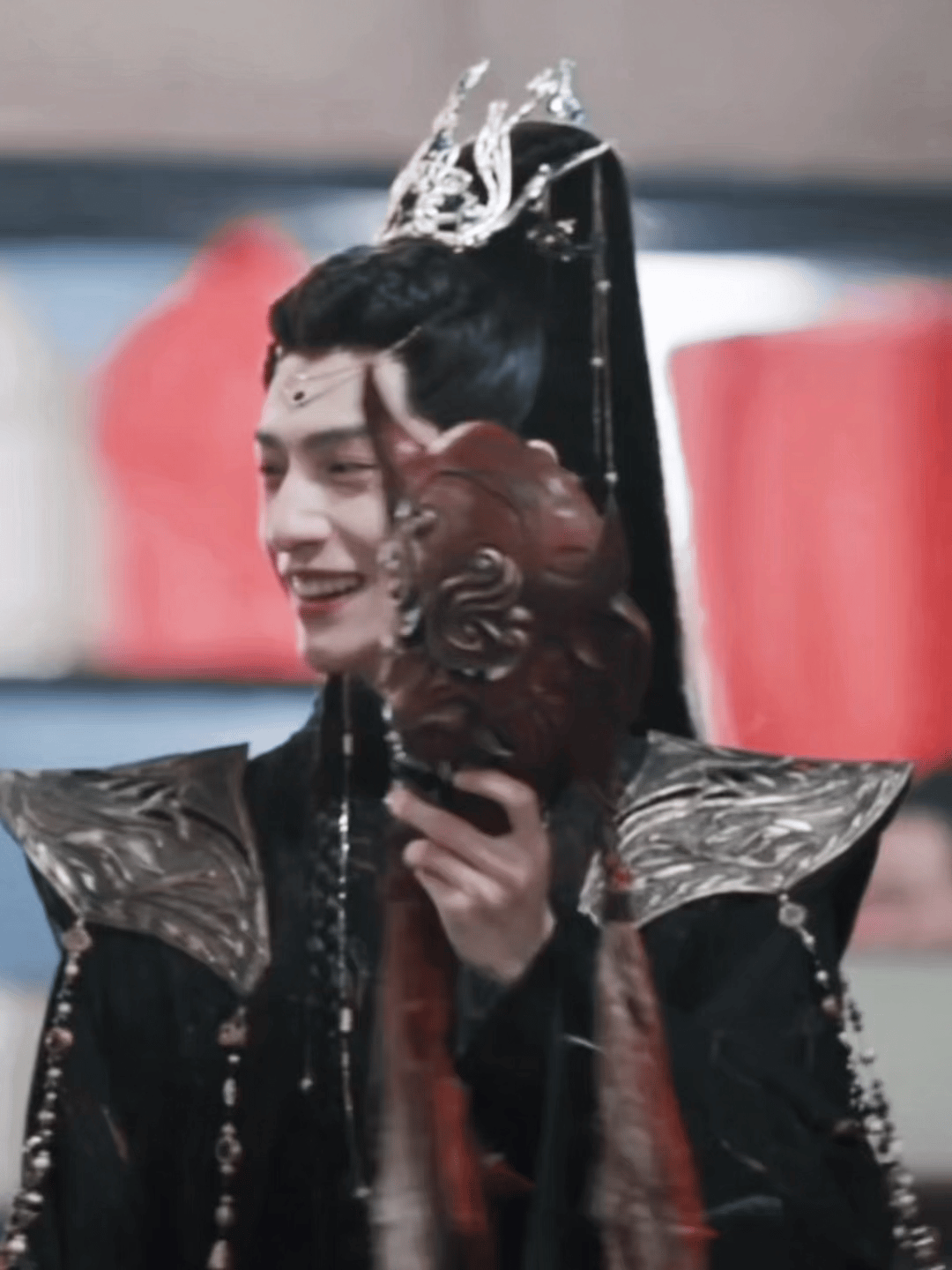 澹台烬这个笑，真的不是把罗云熙释放出来了吗，这段才是真的本色出演吧