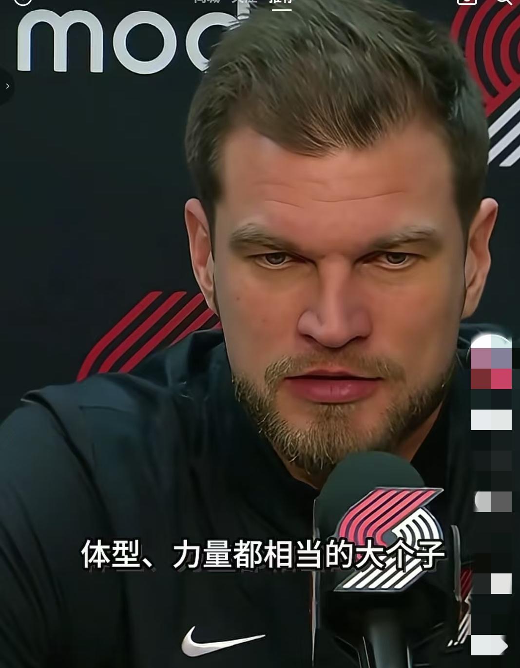 斯普利特教练可真实在，评价杨瀚森实事求是，来看：

1、他开场打得不好，后来逐渐