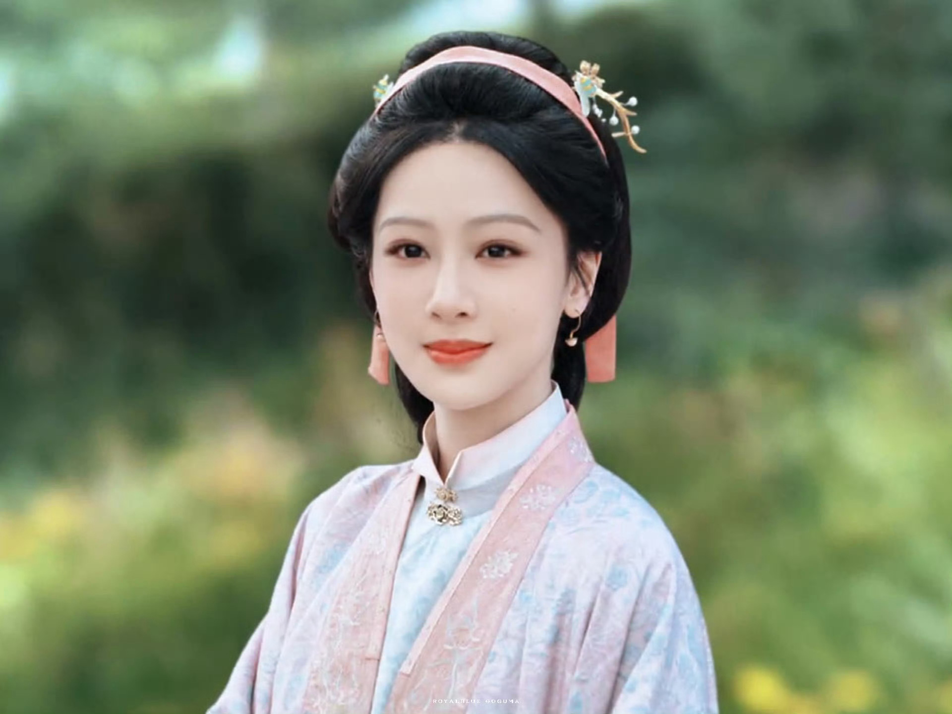 你的存在或许就是照亮别人的那束光。