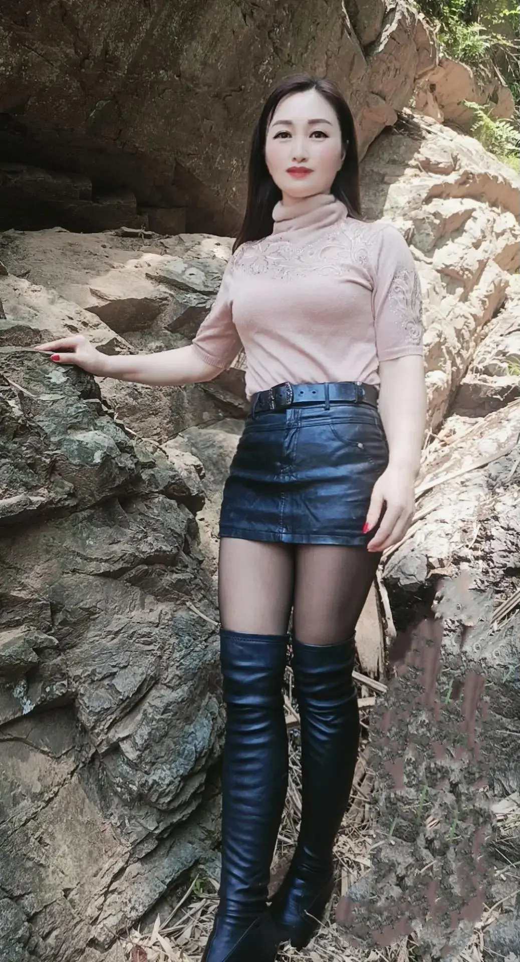 山里姑娘 女人味十足