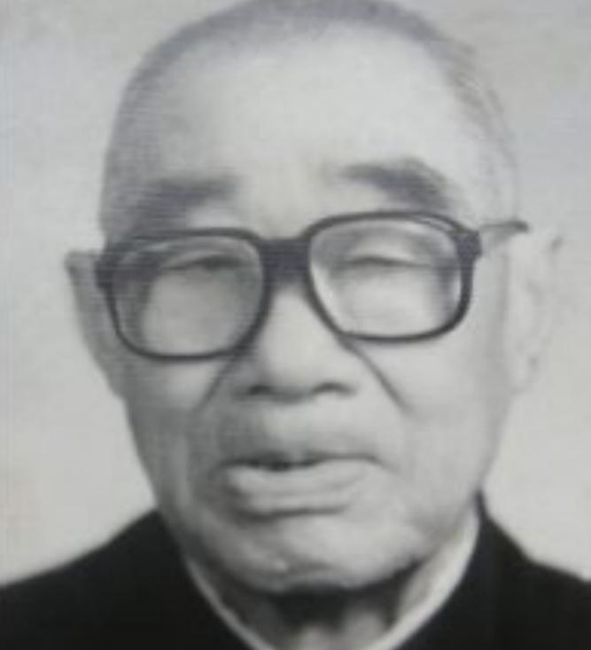 1937年，一阵枪响过后，西路军的廖副营长中弹负伤，二十多个蒙古人冲过来抢走了他