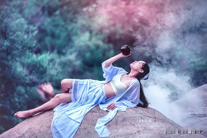 有人说：
头条是“愿意给DS发工资的地方”
头条是“搬砖工地风”
甚至说“写的越