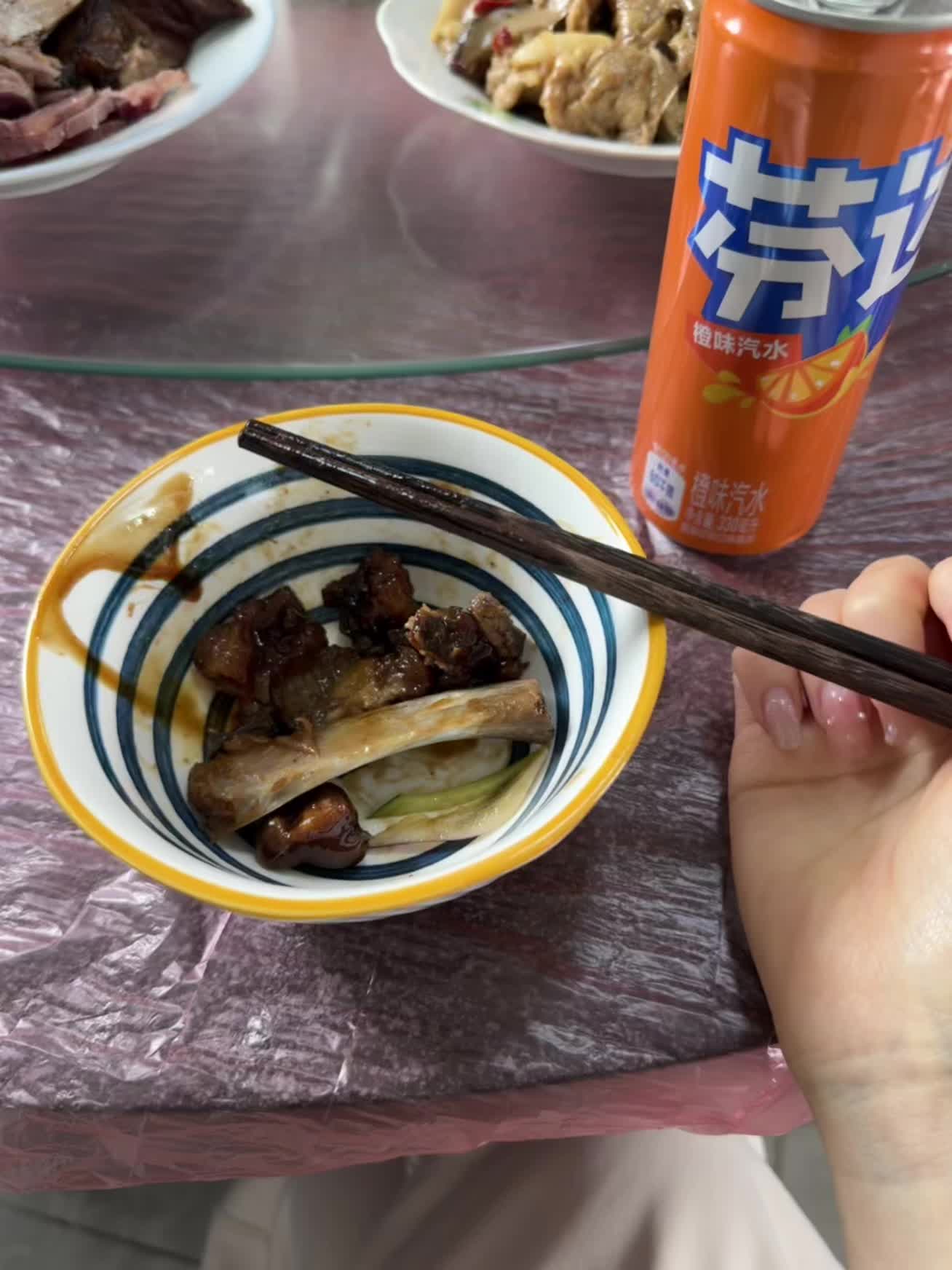 阶级不在一个层次 分享就成了一种炫耀
