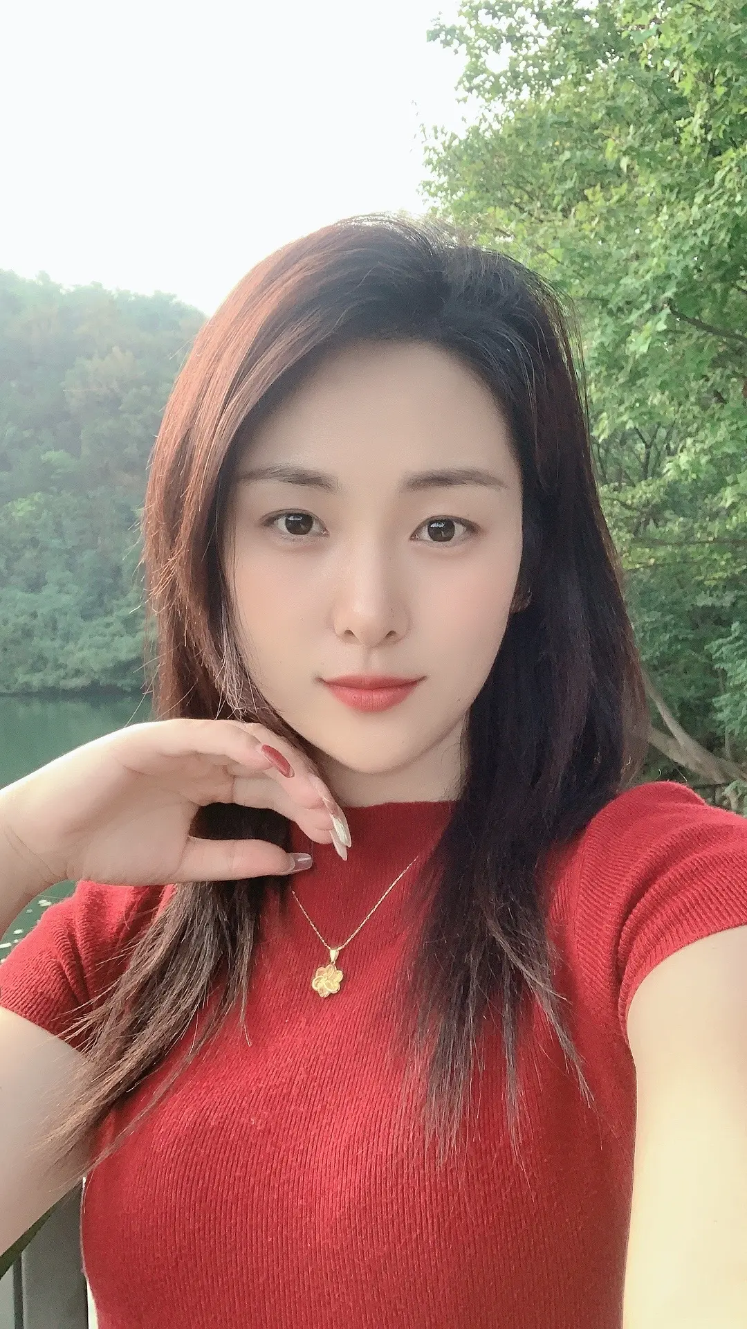 活到这个年纪,已经没有兴趣给别人留个好印象了,你所见即是我，你觉得好我...