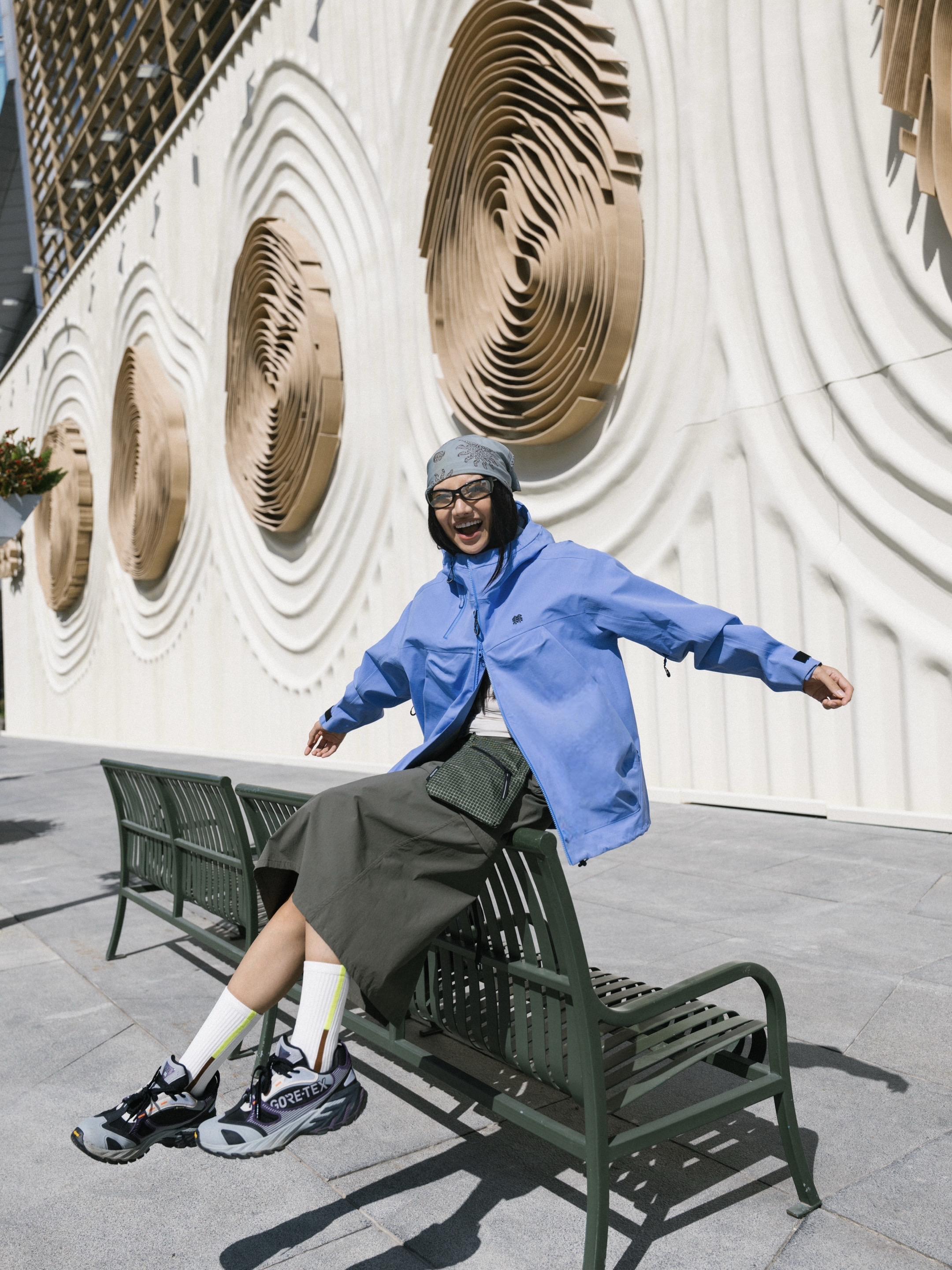 我们身上的年轮，是自然写下的指纹🌳。在城市的中央，发现了一个户外小天...