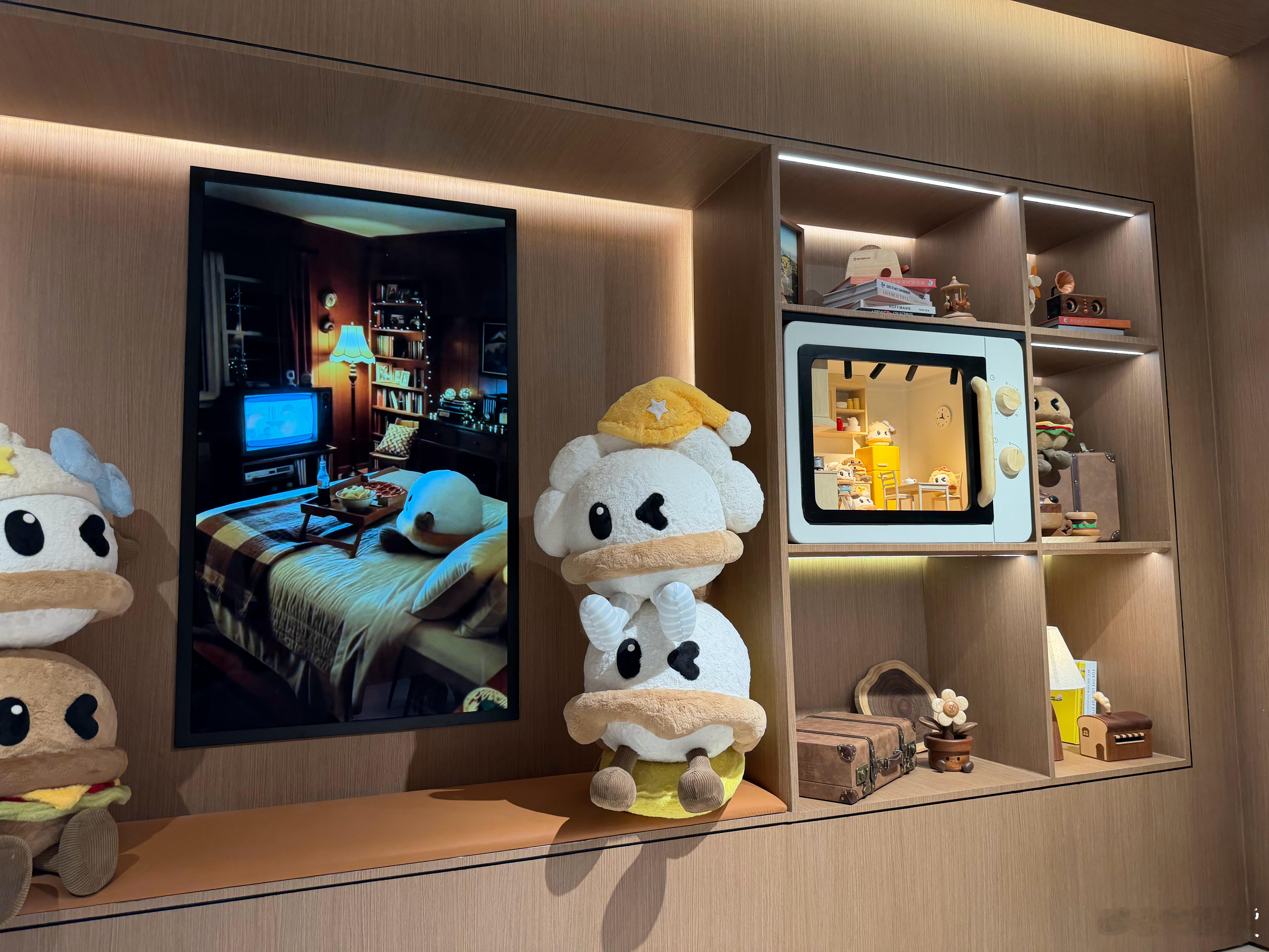 一会儿见理想L9livis车展首秀