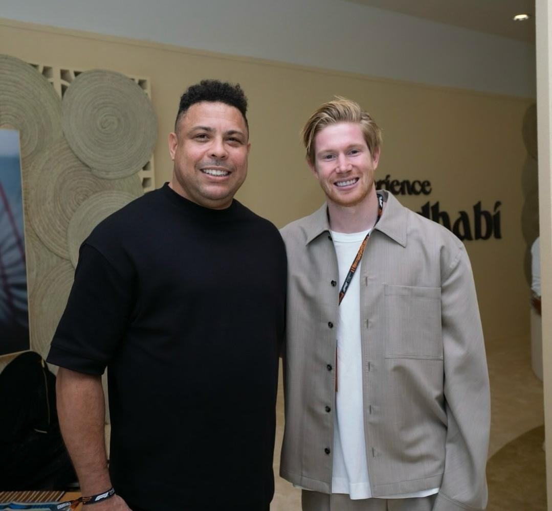 都不像会踢球的俩二货！[笑哭]但是组合起来，恐怕很恐怖……时空交错，机会渺茫。