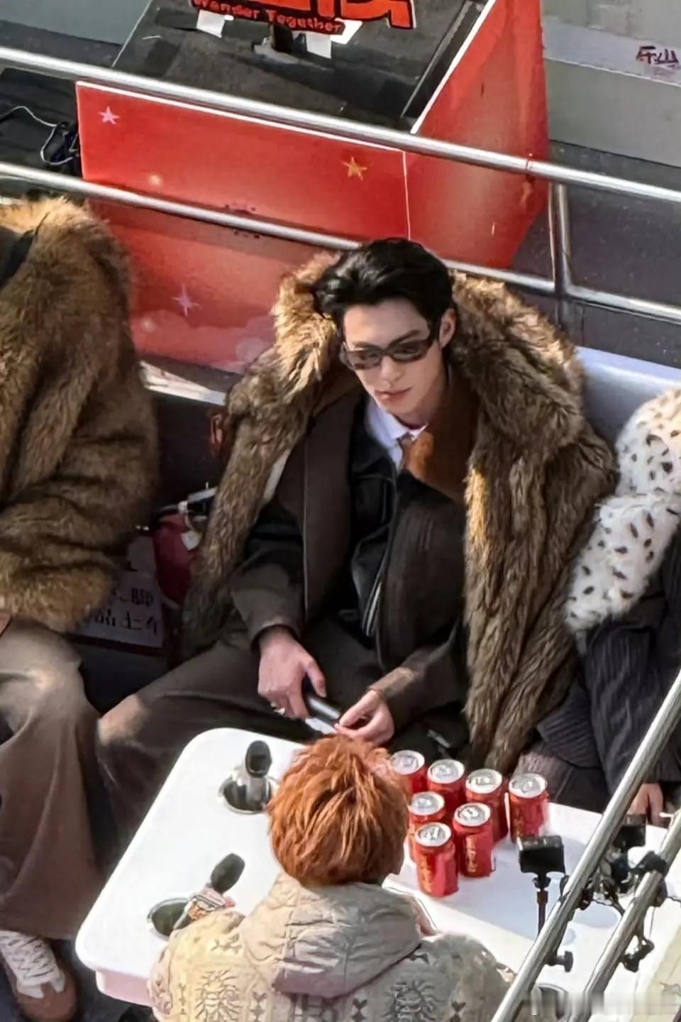 乐山巨星王鹤棣荣归故里 