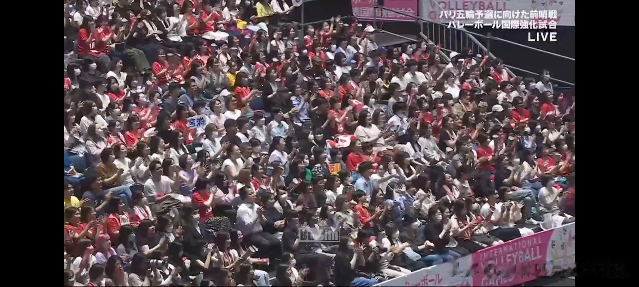 【亚运会】为了备战奥运资格赛，日本男排今晚和加拿大男排展开了一场友谊赛，而中国男