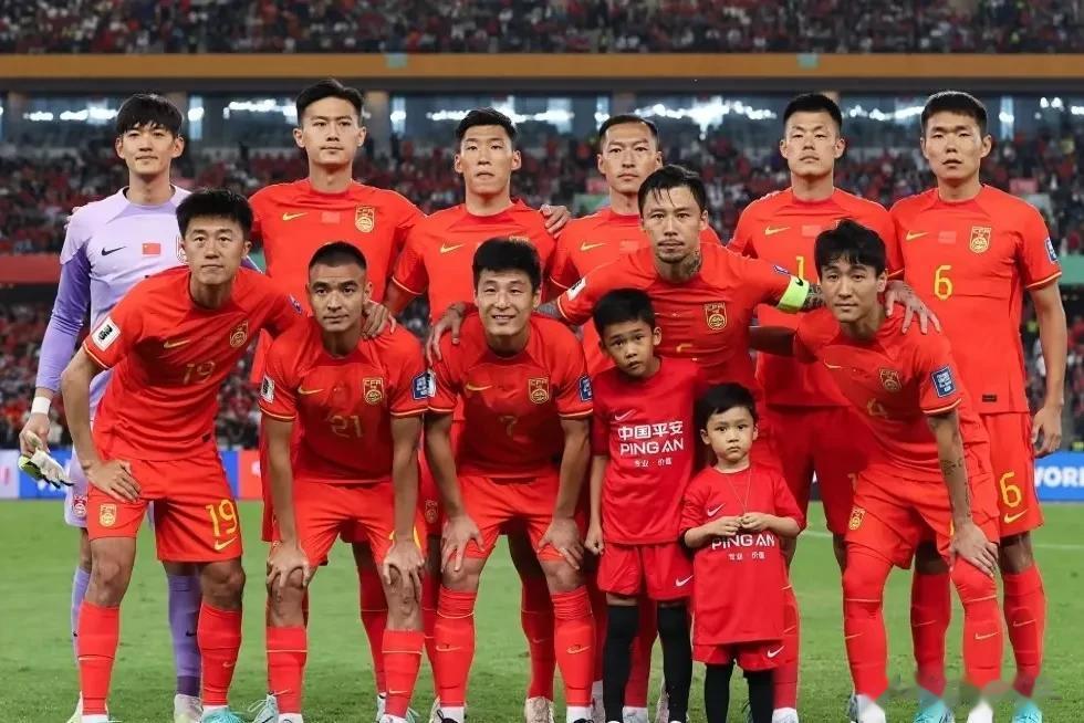 两场世预赛基本可以确定国足亚洲杯及后续世预赛主力框架。
  中后卫:蒋光太，朱辰