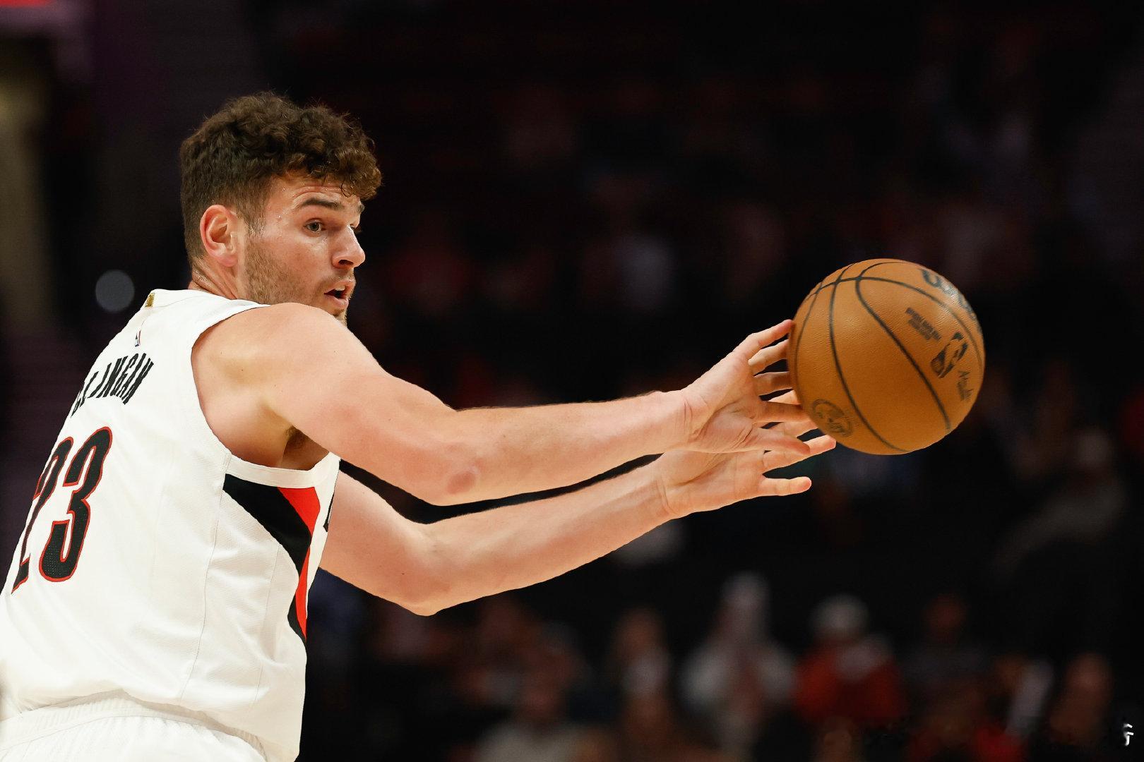 明早9点，客场对阵爵士，记得锁定我们的比赛🔥nba季前赛撕裂之城波特兰开拓者[