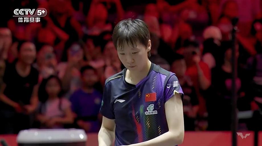 王曼昱只让对手拿了8分  WTT新加坡大满贯第一轮，王曼昱3-0战胜曾尖，整场比