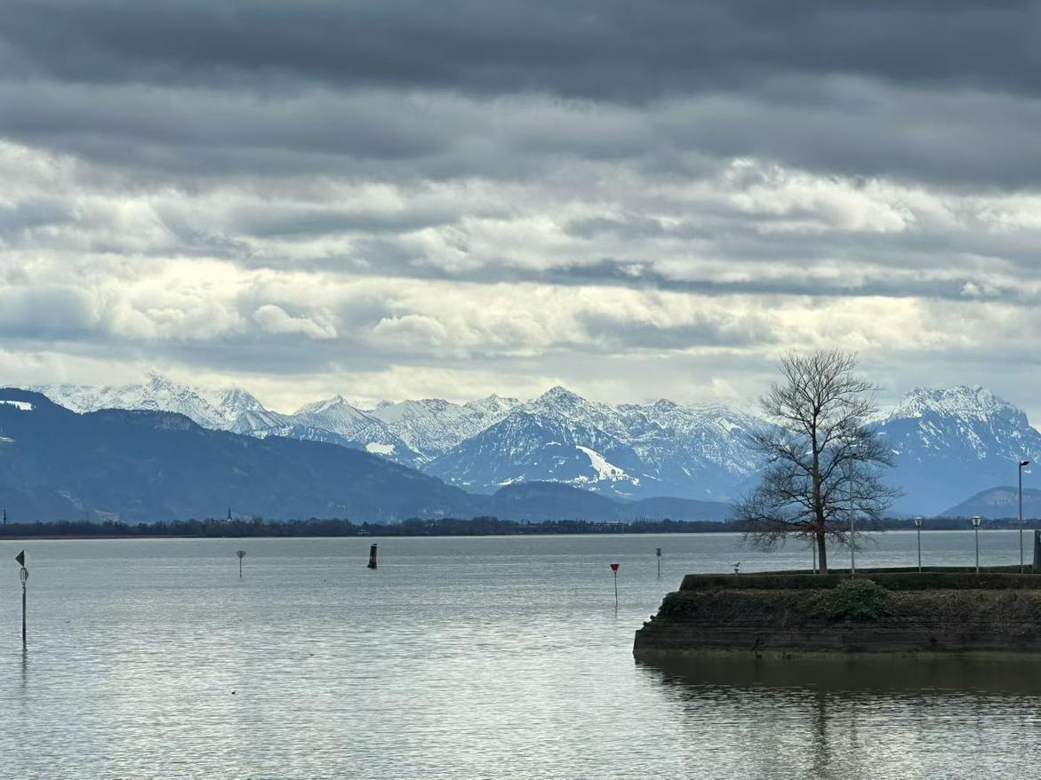 我的今日状态：😁轻松愉快
我这里的天气：☀️晴天