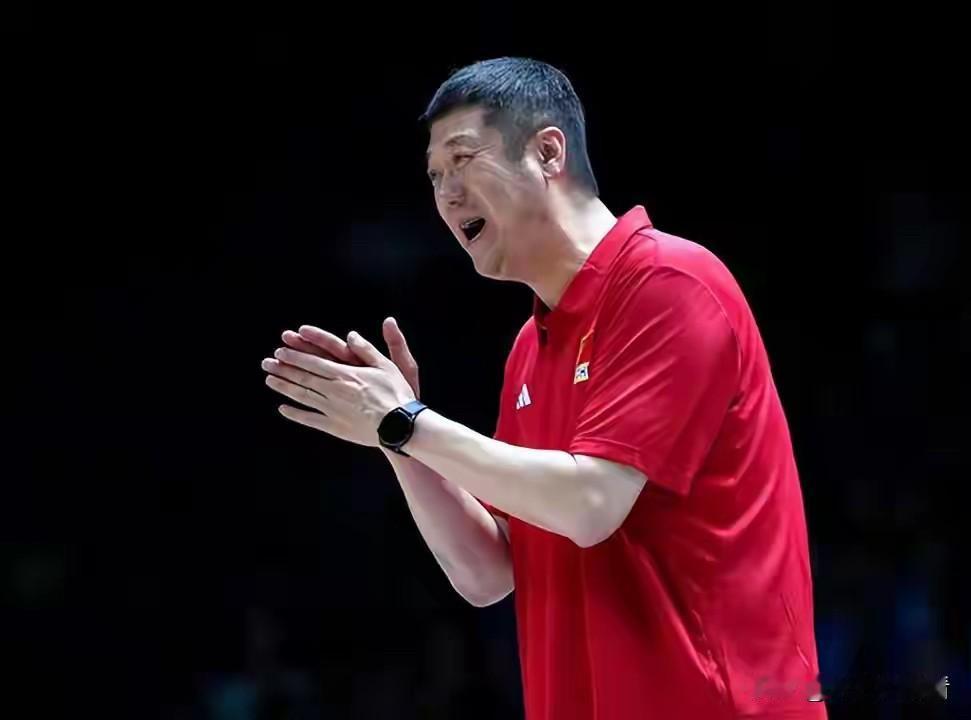 女排主教练赵勇和蔡斌对比：
1. 魄力
赵勇敢于启用新人，不唯唯诺诺，按照自己的