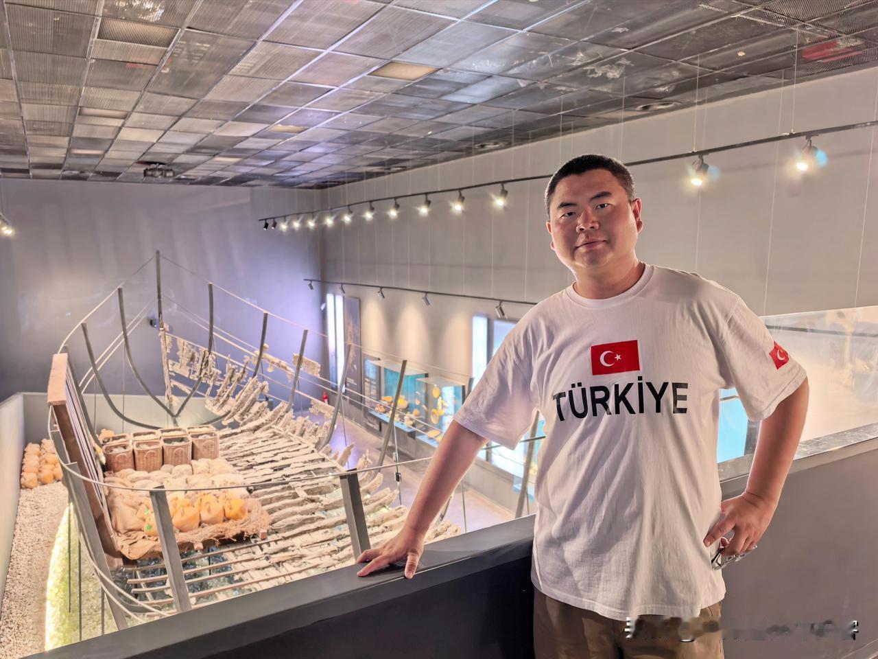 在博德鲁姆城堡内，有一座水下考古博物馆，收藏着一艘名为乌鲁布伦的沉船。1982年