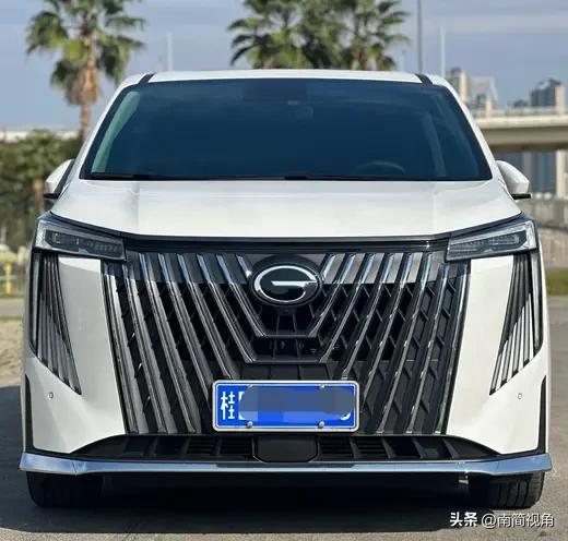 现在的MPV市场已经卷疯了！这款2026款传祺M8 HEV，官方指导价21.98