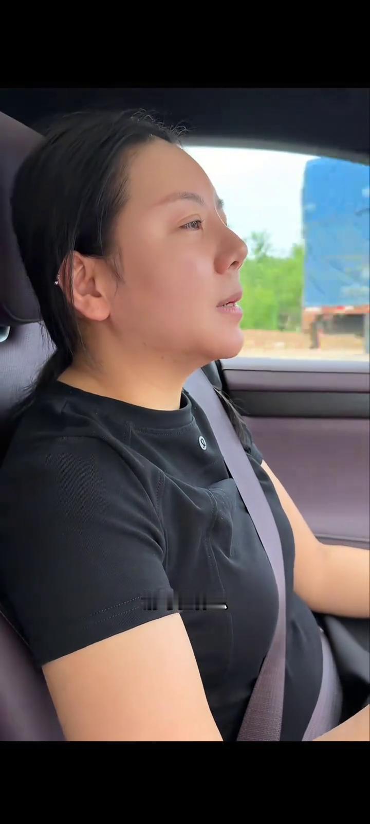 家人们去接我嫂子出院去了。本来我嫂子生孩子，我感觉我们准备的挺充足的，什么东西该