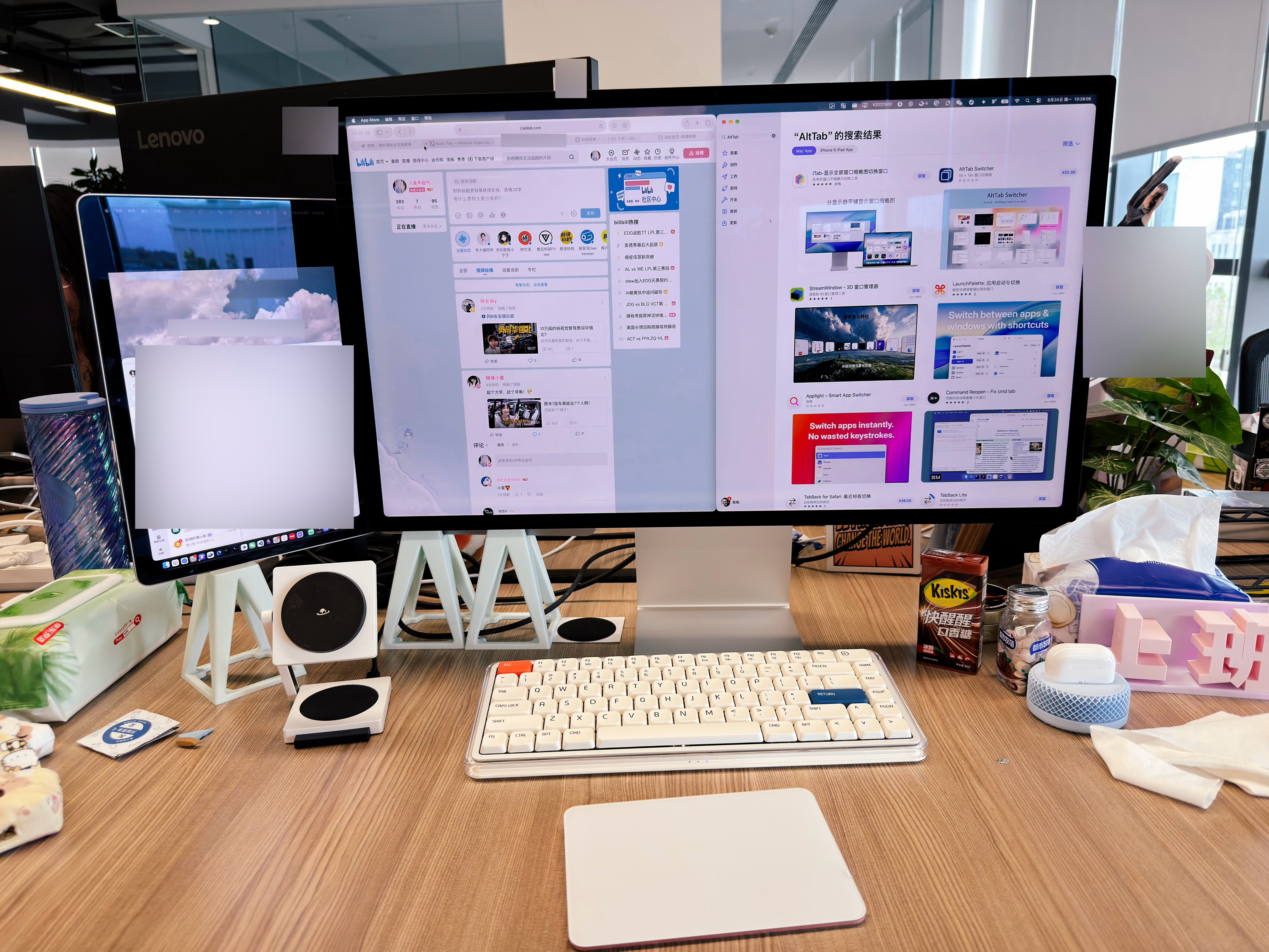 给你们看看我的工位吧～我把 MacBook 倒着放的，当了个竖屏。一个词评价[d