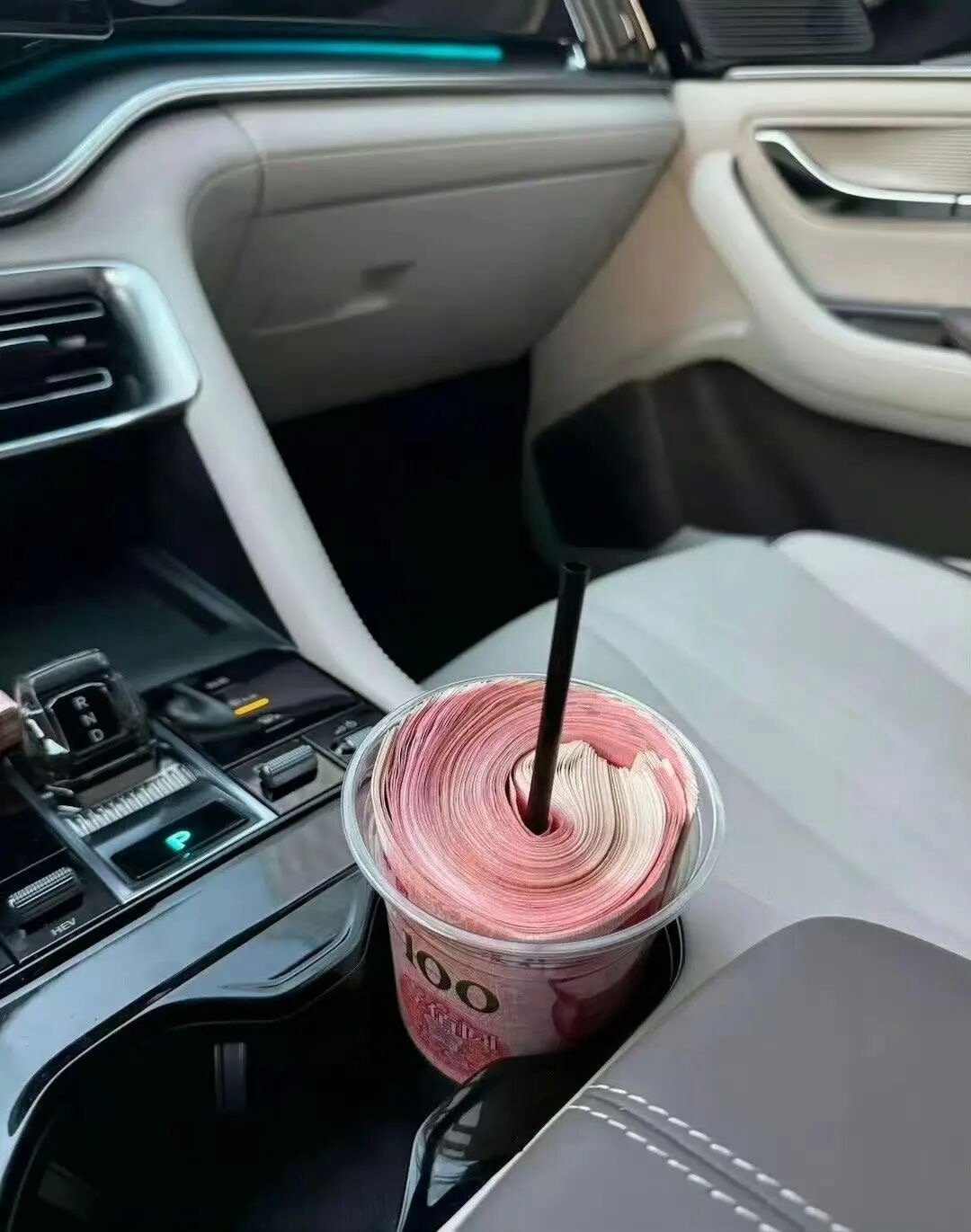 💸𝙈𝙖𝙠𝙚 𝙢𝙤𝙣𝙚𝙮 𓂃“钱能治愈的，别用眼泪凑数” ​