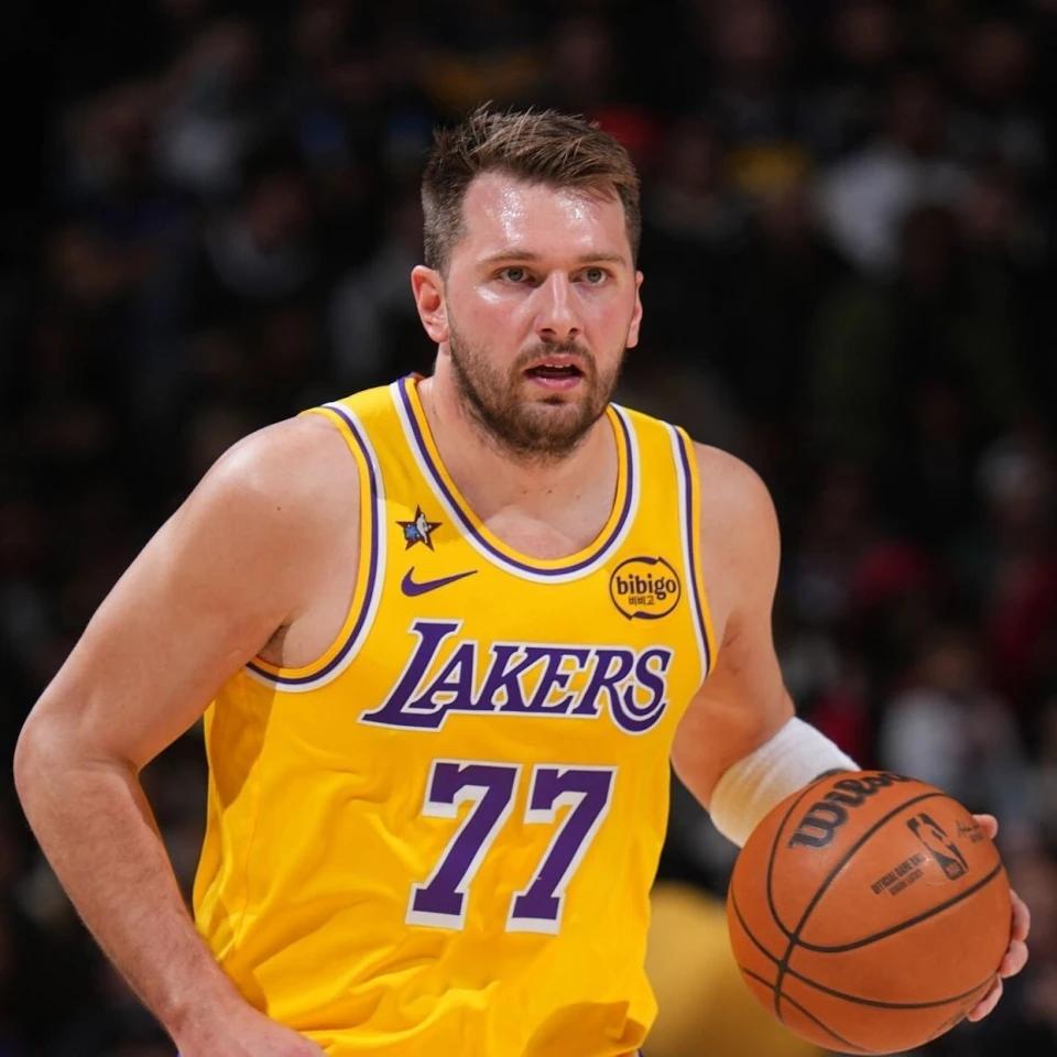 东契奇属于越到季后赛，会打的越好的球员，东契奇25投11中，三分14中8，得到了