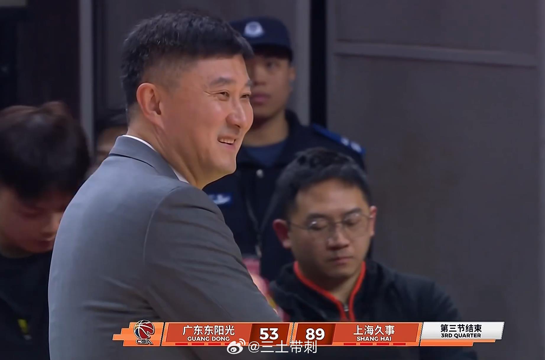 广东男篮vs上海男篮 三节结束，36分分差！ 