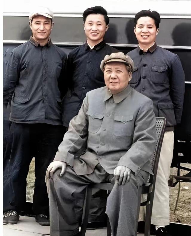 毛泽东为何从不焦虑？他说不要尝试一次性解决所有的问题，因为问题后面还是问题。
很