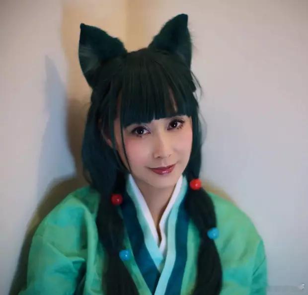 “紫霞仙子”变身“猫系少女”！53岁朱茵笑容甜美状态超好 ​​​