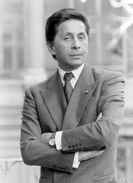 华伦天奴去世20日消息，据外媒报道，意大利著名时尚设计师瓦伦蒂诺·加拉瓦尼（华伦