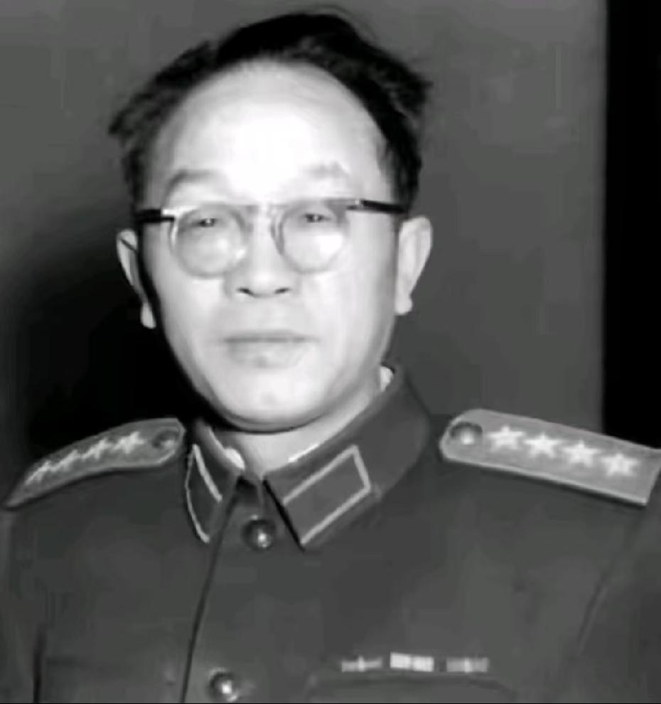 身上九处弹痕的万岁军军长，黄克诚一番话为他洗清冤屈。
 
1979年讨论梁兴初平