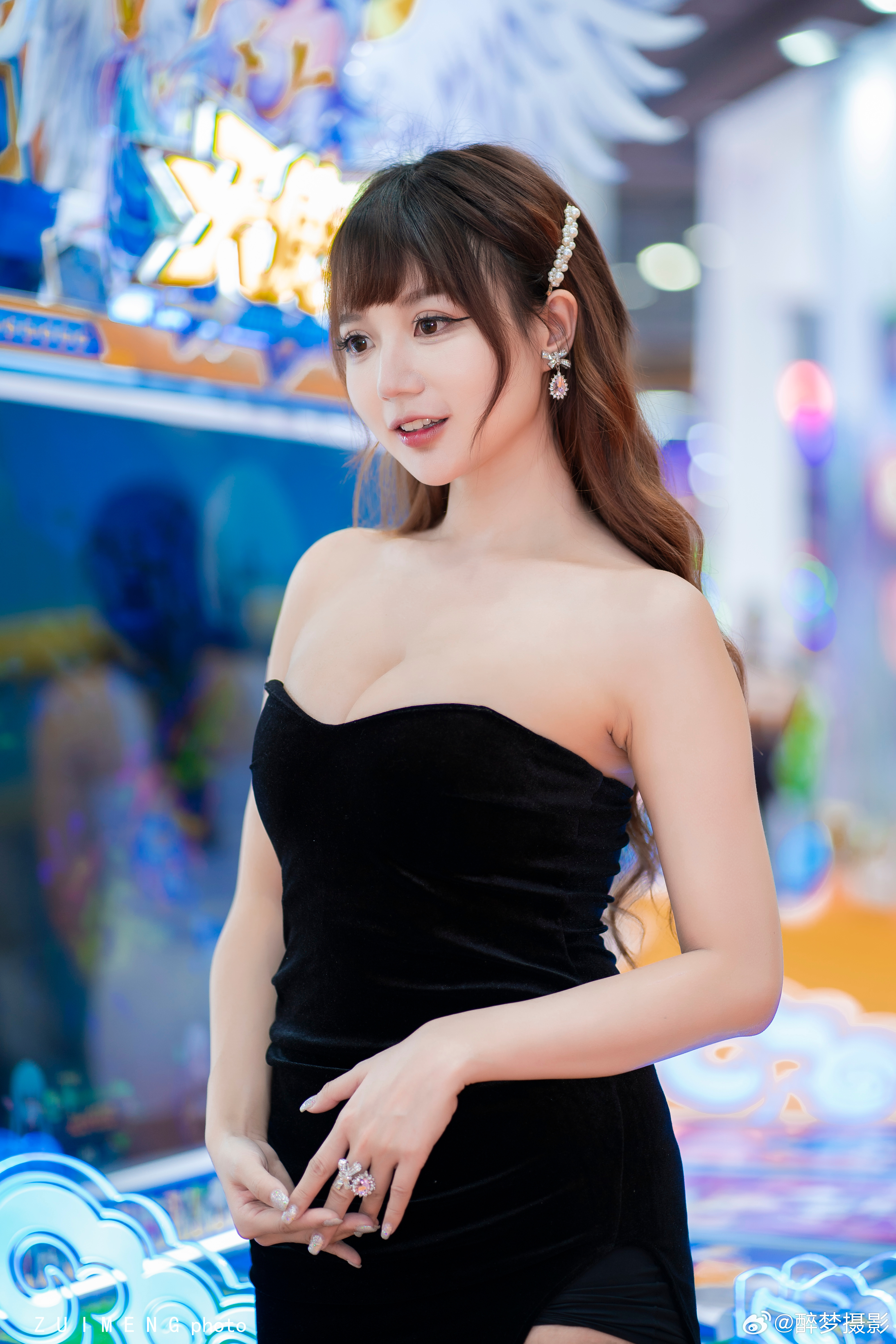 模特宝藏摄影博主推荐计划 她是一位中泰混血儿车模小姐姐[哇][哇]模特：攀帝活动