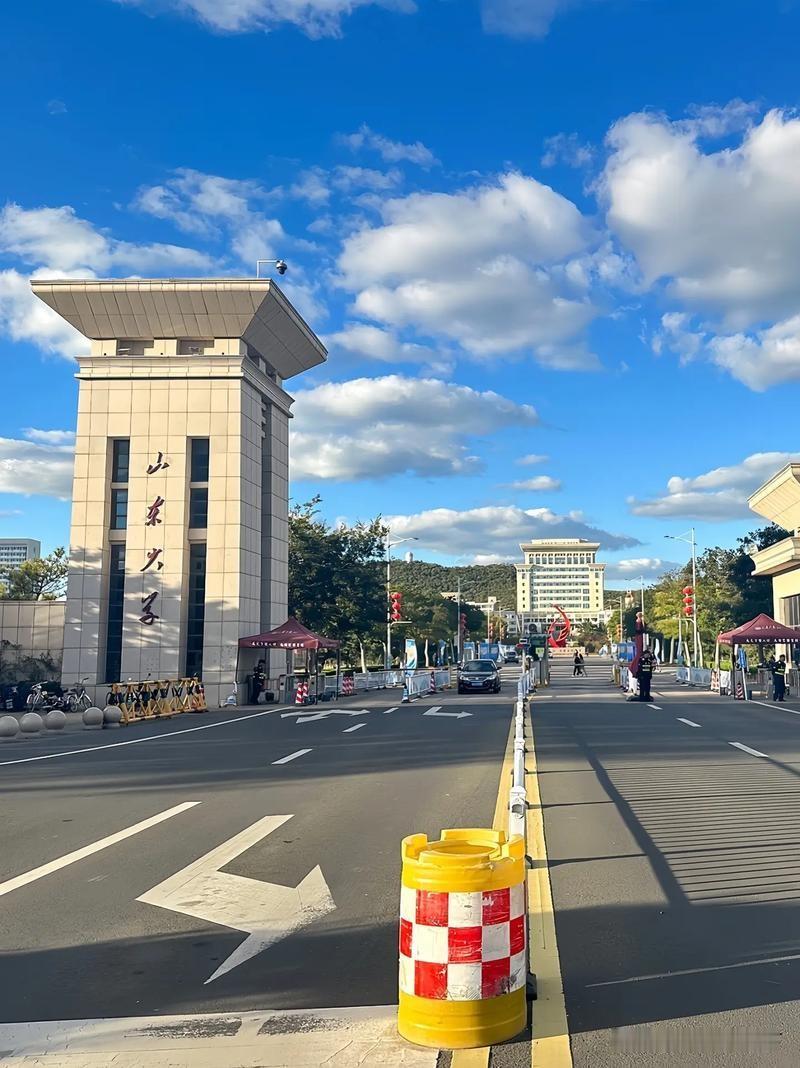 山东的好大学，山东的考生赶快看过来！
山东大学580——658！
山东大学威海6