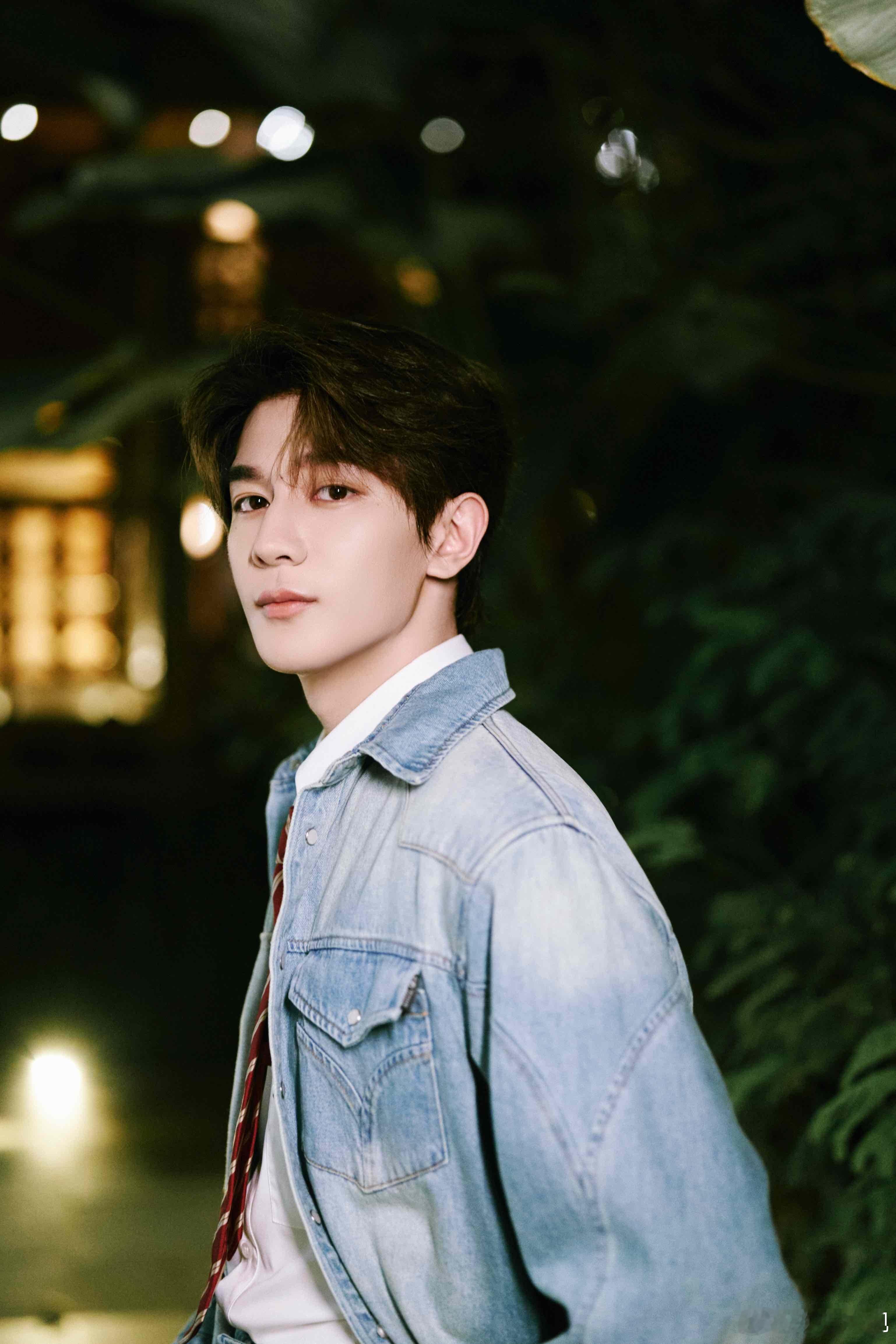 悠悠微风拂动，欢迎光临；慢慢感受生活，有些趣事。欢娱影视参与录制的综艺节目《欢迎