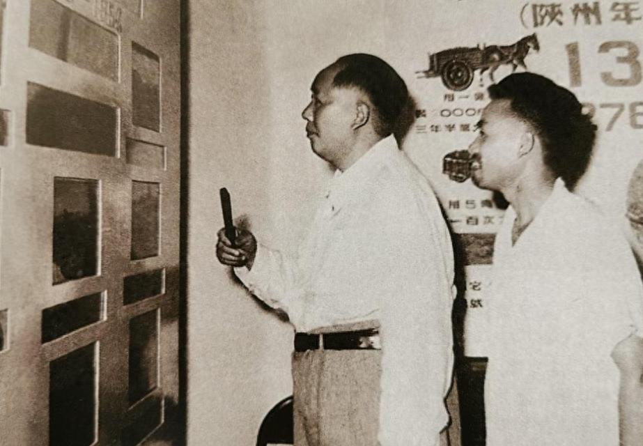 袁世凯去世安阳安葬后，解放后曾有人建议将其墓平掉，毛主席却表示：这个就留给后人吧