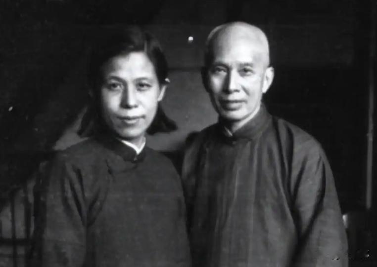 大革命失败后的1928年，周恩来安排熊瑾玎与比他小 22 岁的朱端绶假扮夫妻，在