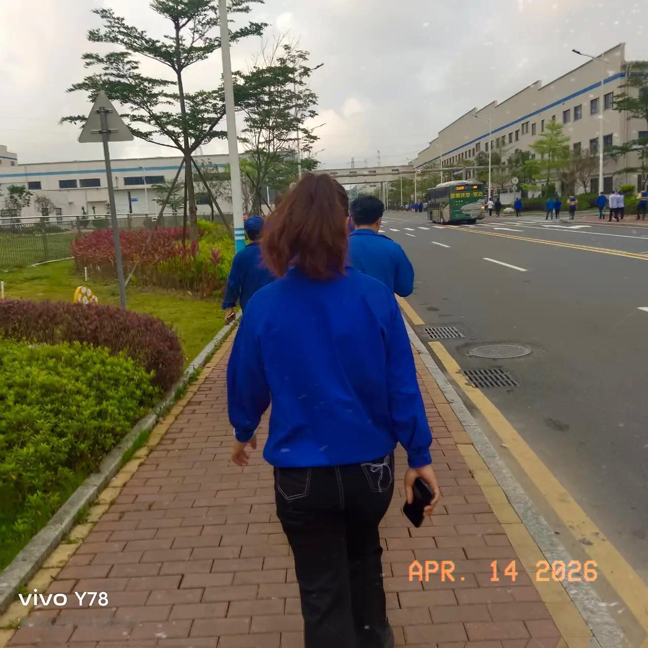 于东来这话，直接撕开了不少企业的遮羞布！

赚得盆满钵满却让员工活在委屈里，这样