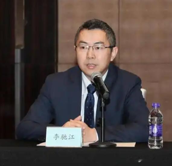 新加坡联合早报8月12日写道：“美国批评中国上个月在太平洋试射洲际弹道导弹前，未
