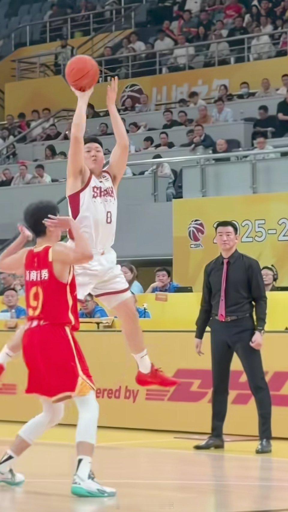 张宁这球这投篮要是Michael Jordan看到，都要停下 来Respect?