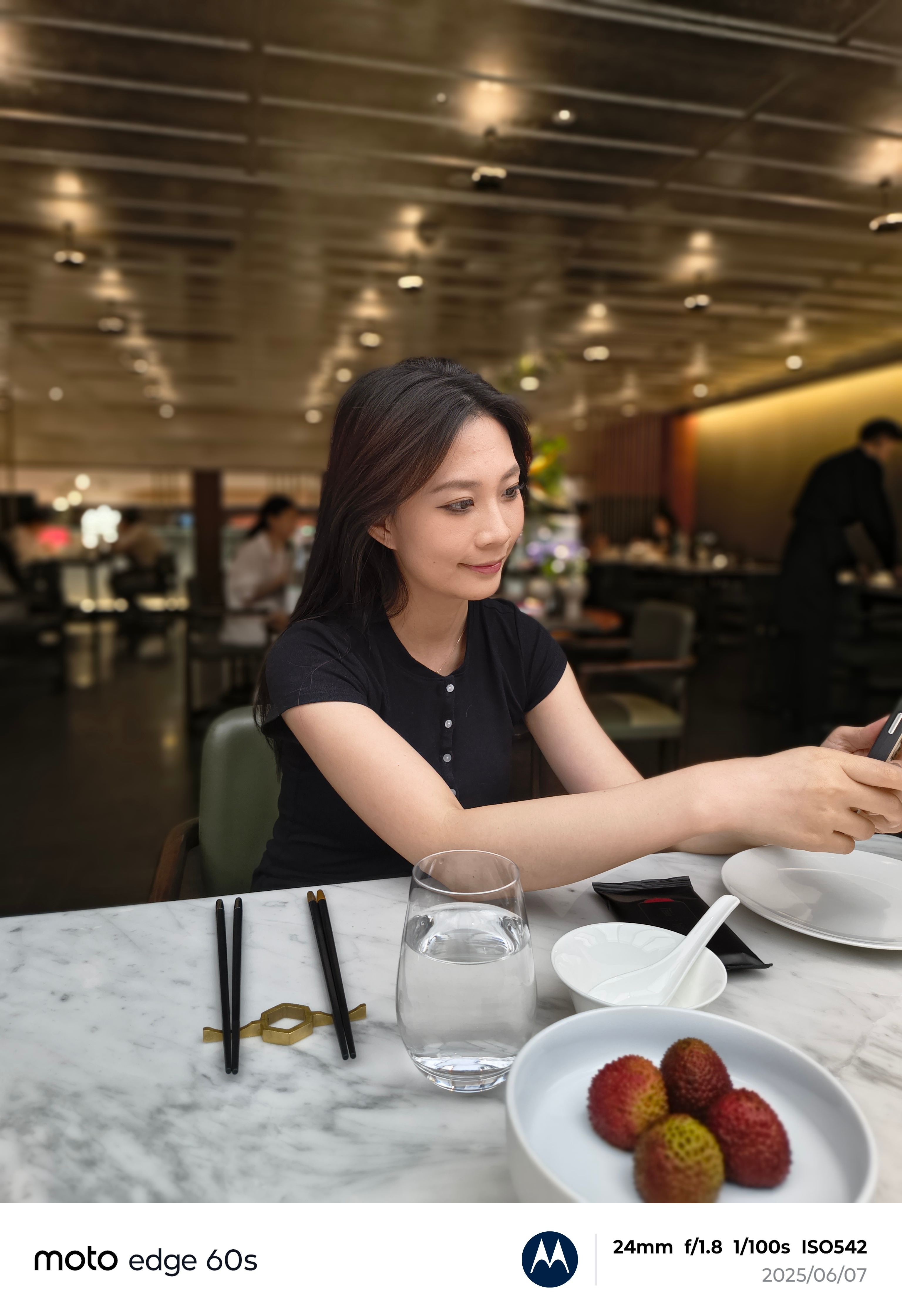 联想moto edge 60S这成片质量真的不像这个价位的机型，同行的女性朋友很