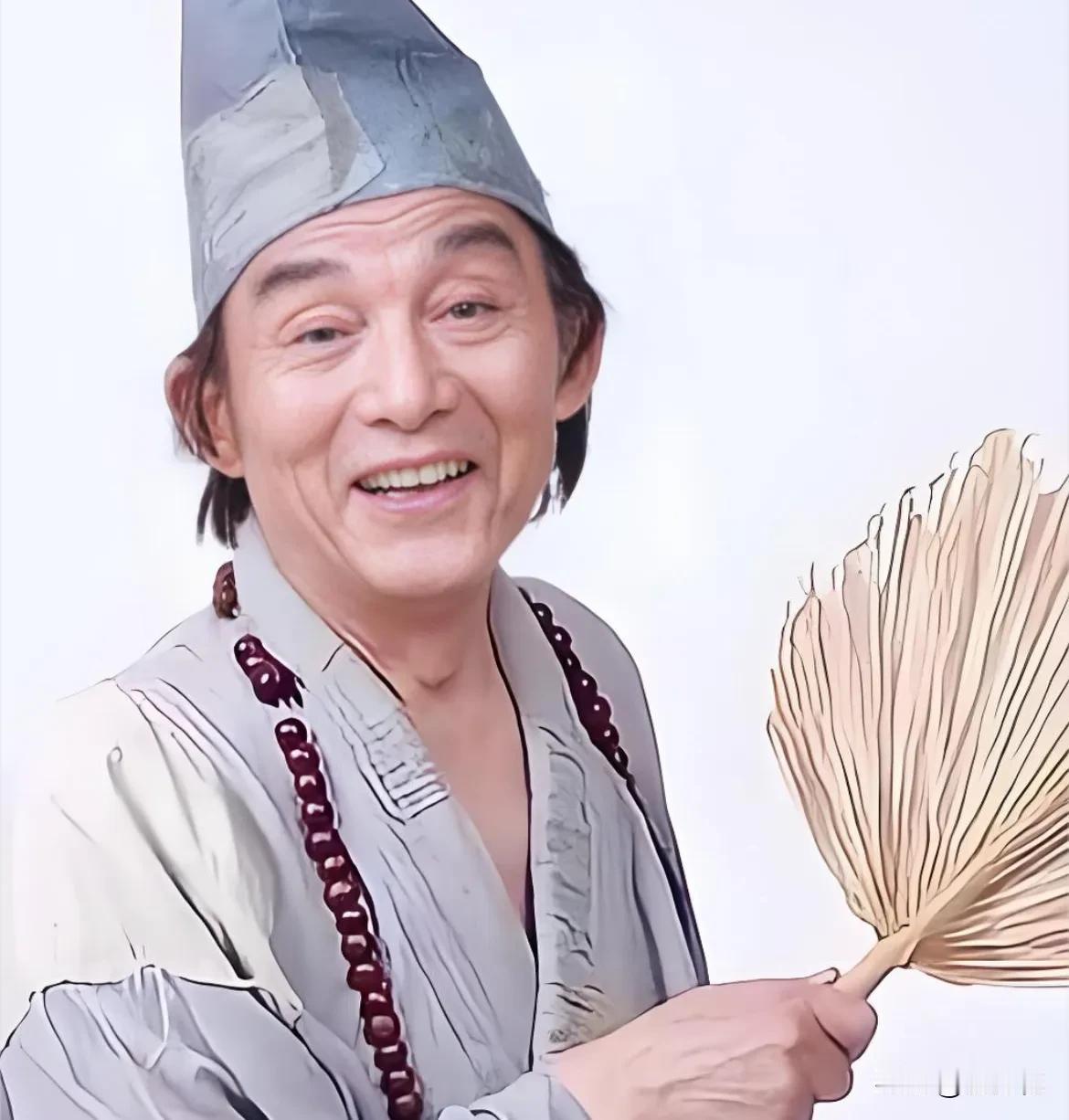 游本昌的家庭成员

妻子，杨惠华，天津人。两人于1964年2月29日结婚，婚后因