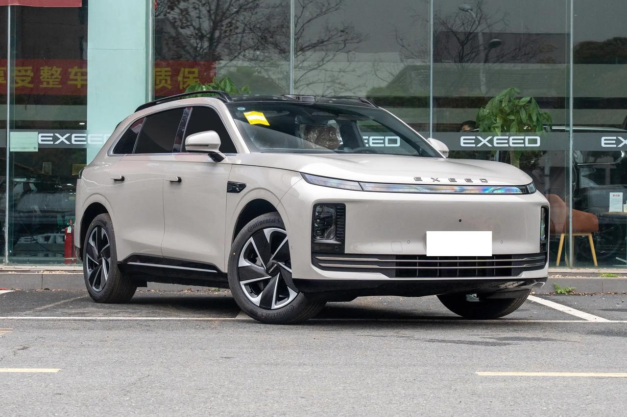 🌟在品牌调性上，我觉得星途有点“技术宅”味道，东西做得不少，但传播声量总差那么