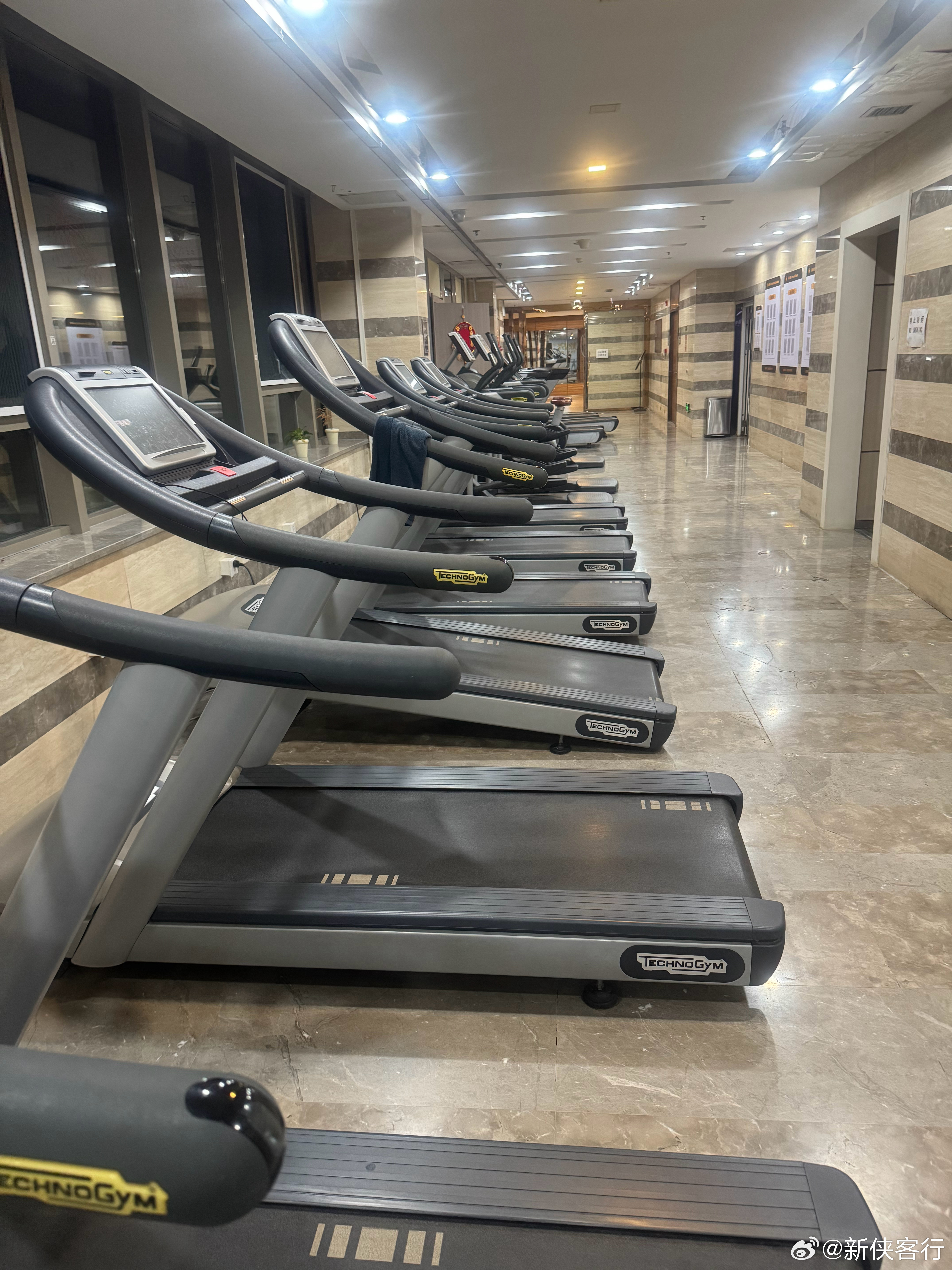 恢复健身房打卡 刚回，慢走半小时，先热热身 