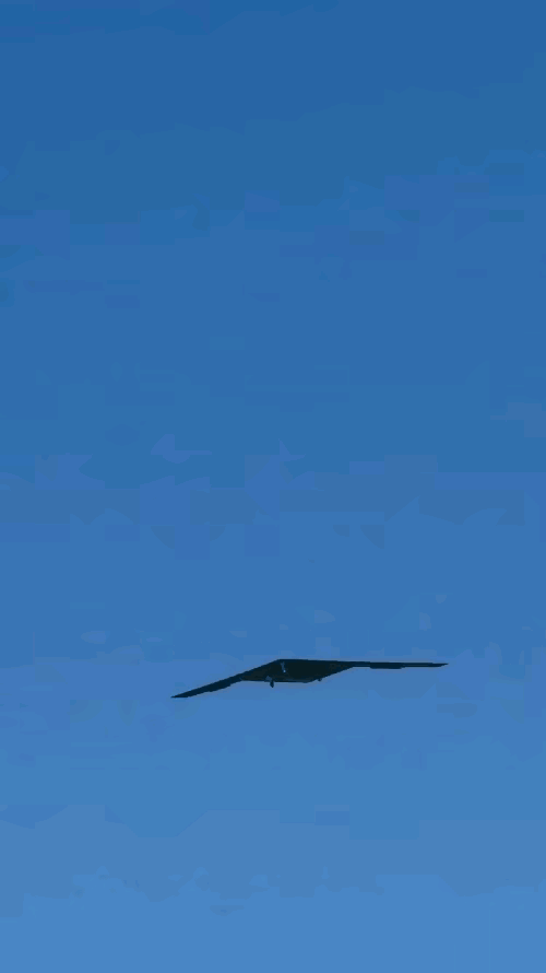 RQ180在伊朗装神秘此前RQ170被生擒，这一回来了高大尚的RQ180，网上耍