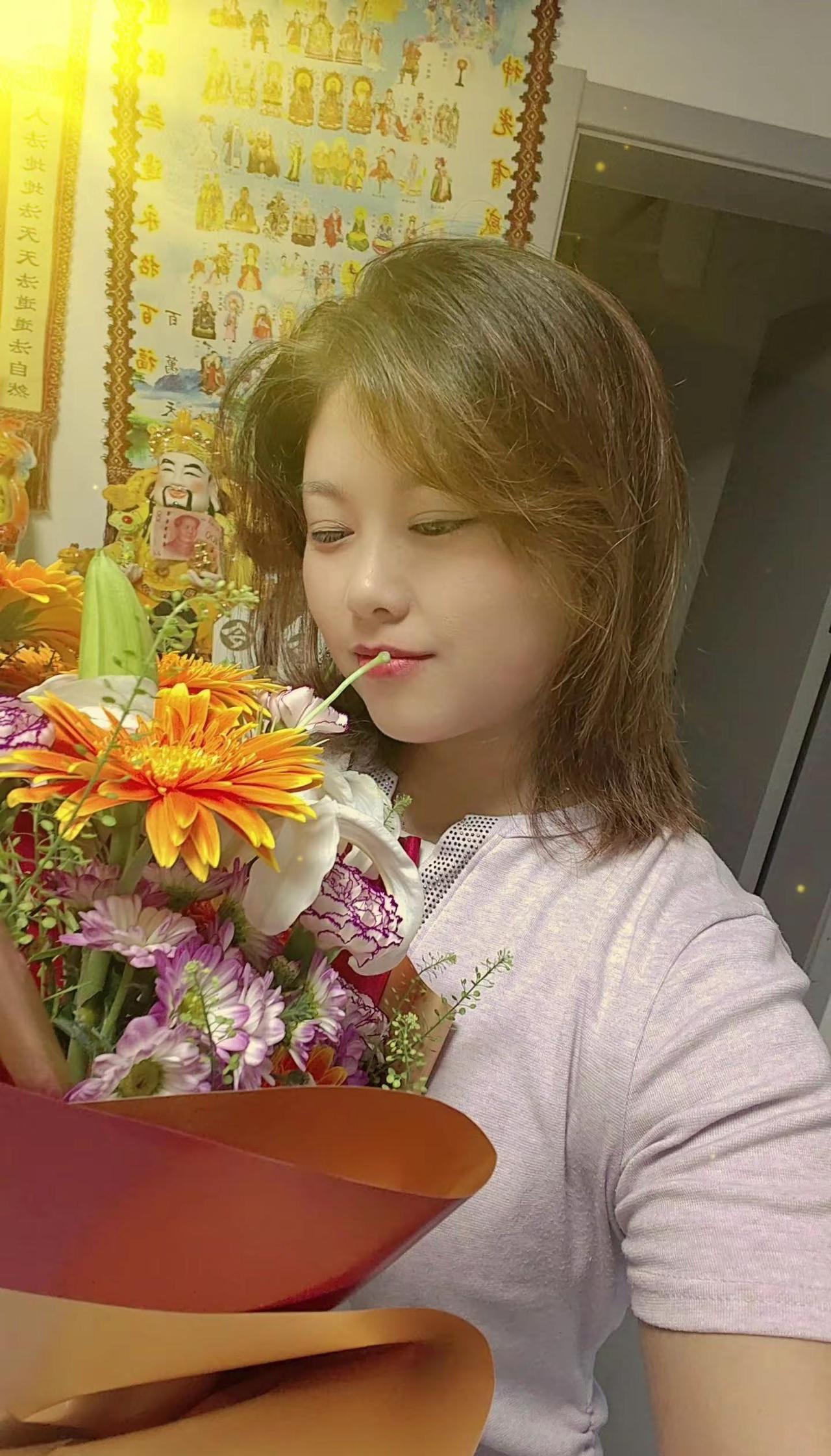 中秋节的祝福送给一路帮助我的贵人，不管是滴水之恩，还是举手之劳。我都铭记于心，人