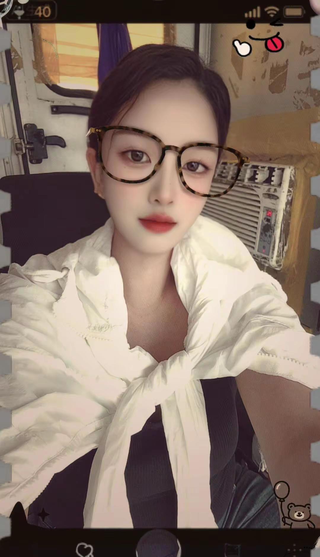 起床，去干我那富不起来又饿不死的工作。人间艰苦，有钱无阻，开启搬砖模式。太热了，