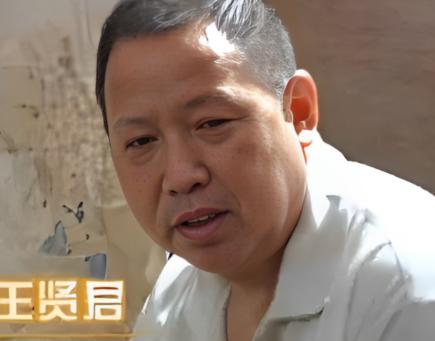 1999年，四川女子余永琼一进屋吓得魂都飞了：死了整整两天的丈夫，穿着寿衣坐在客