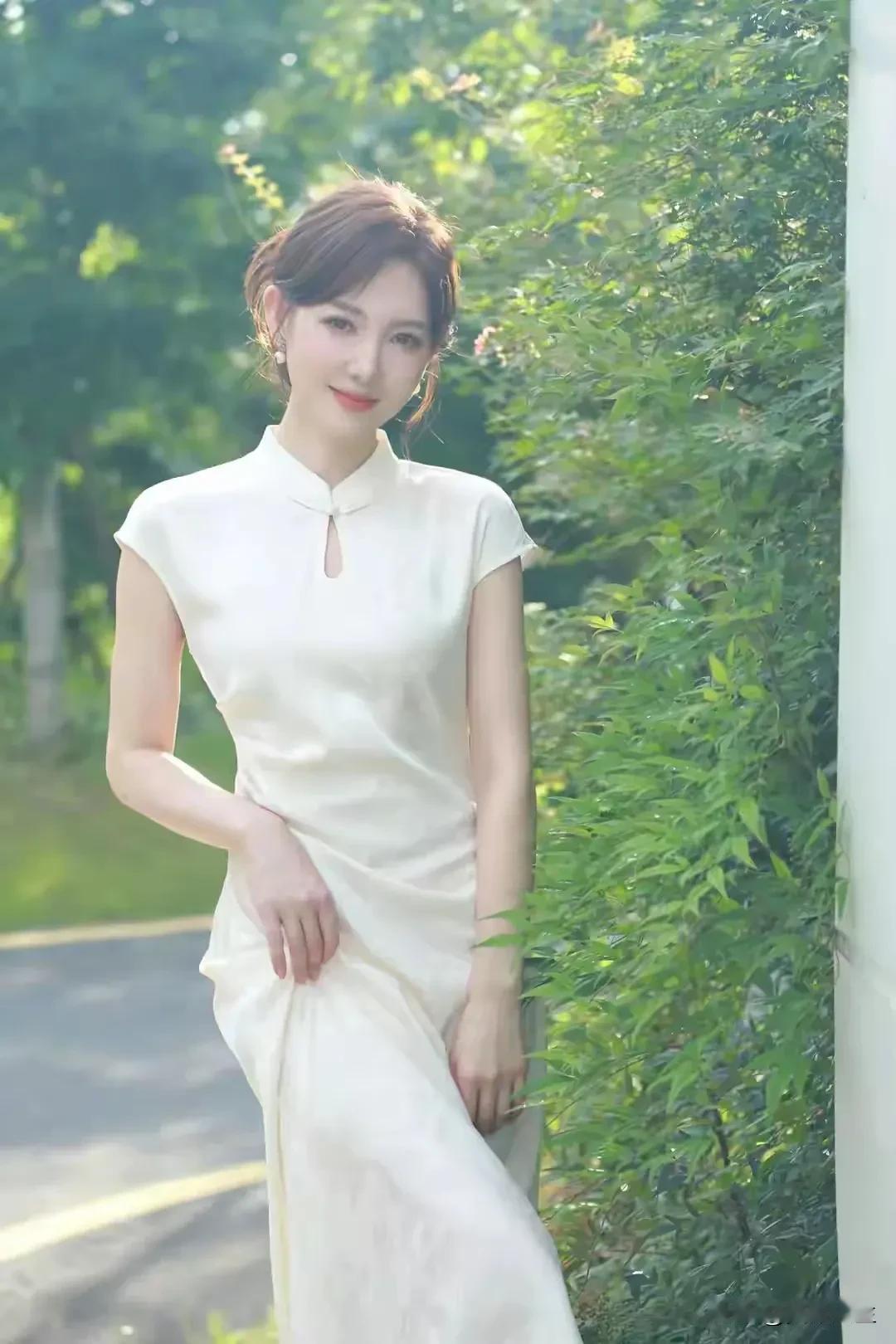 颐和园，这座前身为清漪园的皇家行宫苑，被誉为“皇家园林博物馆”，真的是美得让人窒