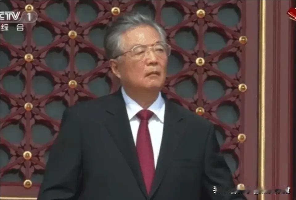 这个赞必须点@头条号 
不赞网红，不赞明星，今天只赞领导和人民解放军🇨🇳🇨