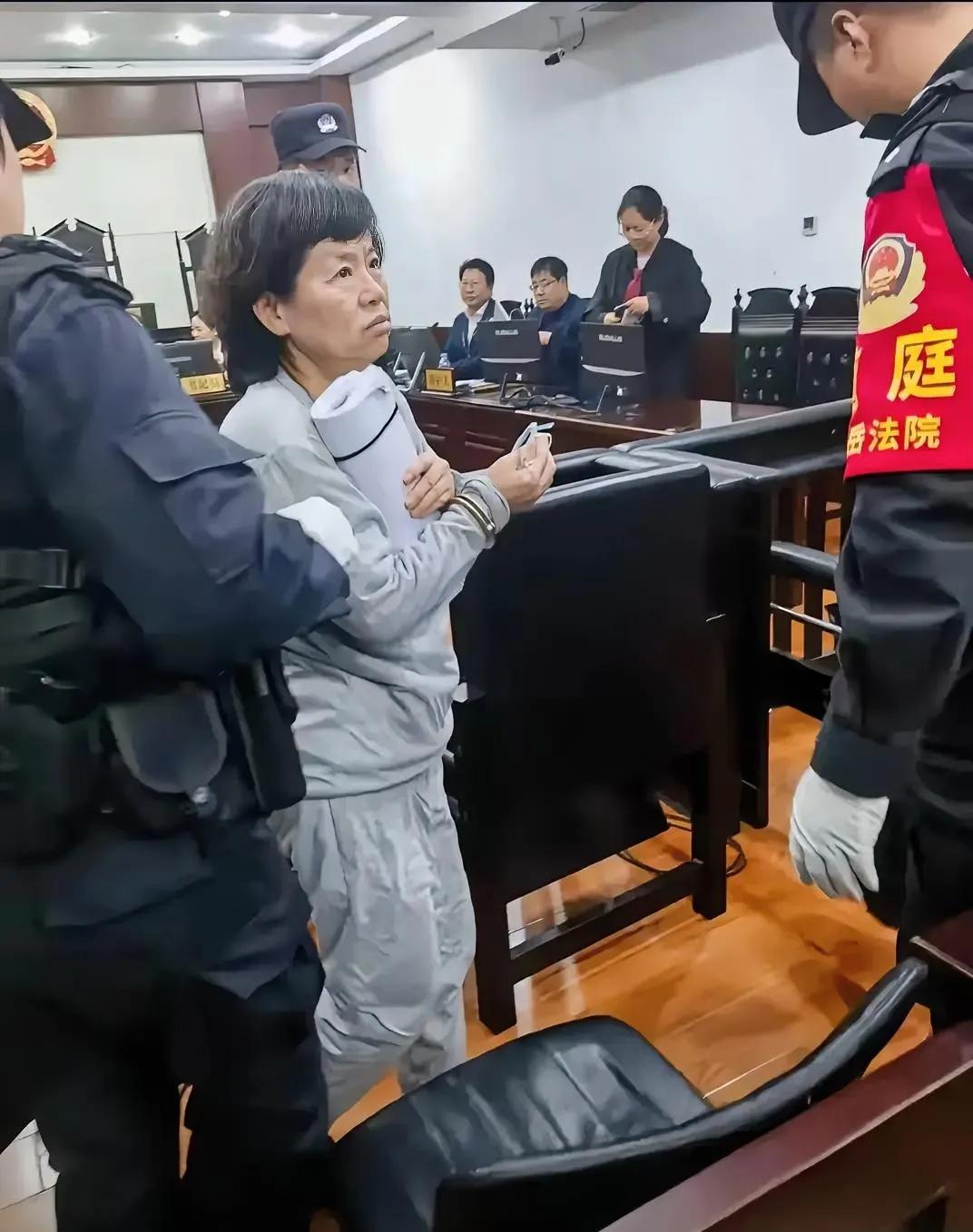 关于高丙芳案件的评判视角

在我看来，高丙芳律师应被视为无罪，其涉及的案件本质上