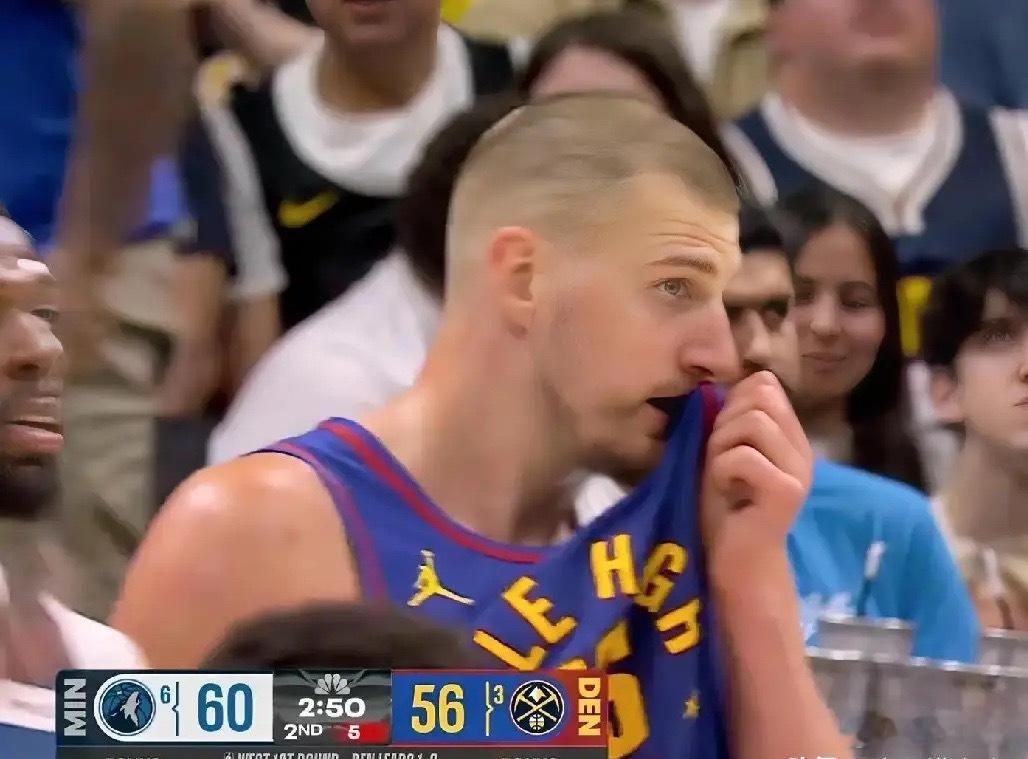 掘金啊，你们玩呢，这比赛堪比过山车。凭借穆雷半场结束前的压哨中圈三分球，掘金才得