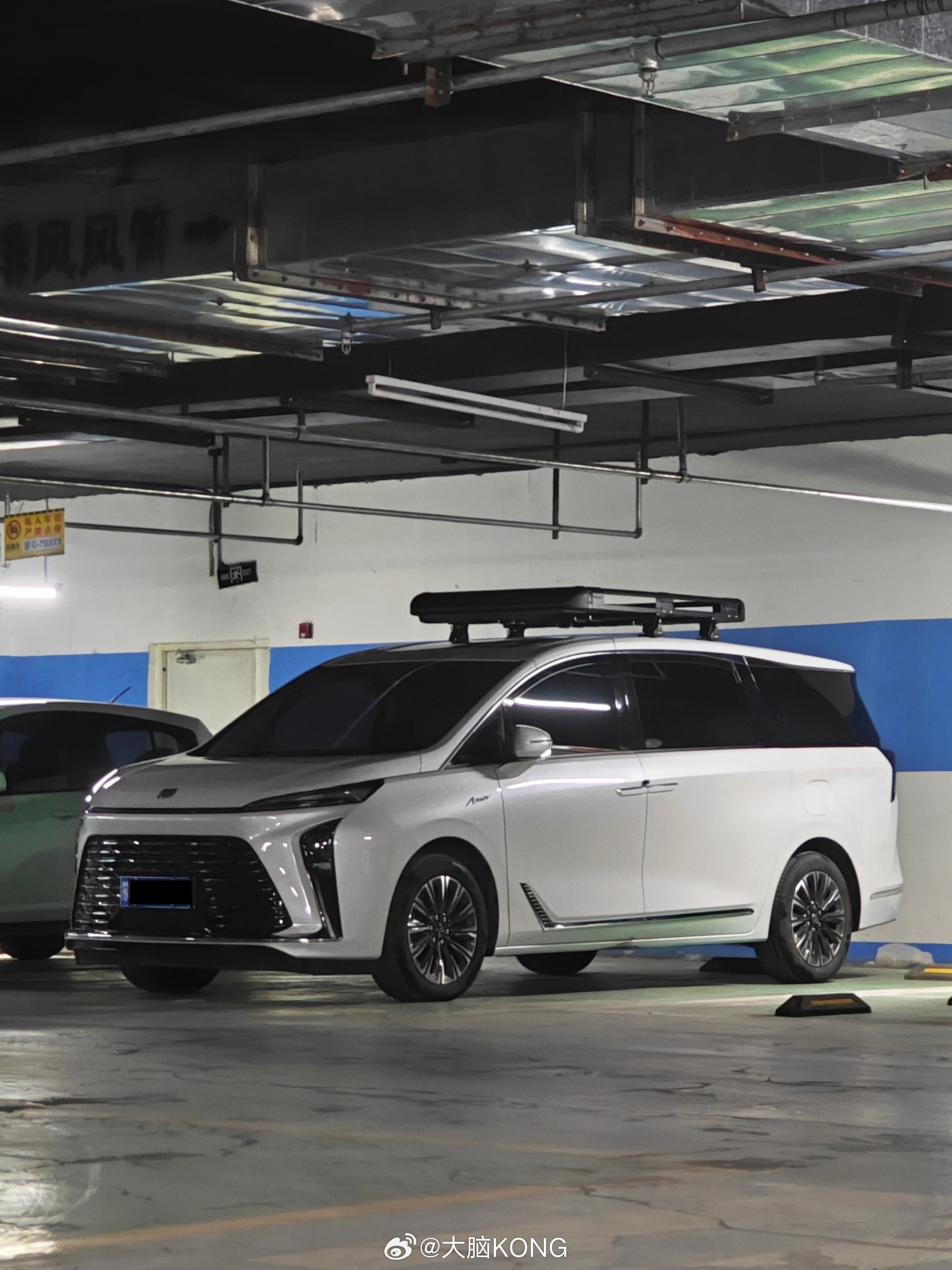 横杆+顶框安装完毕，高度控制在了2.05m内。gl8陆尊